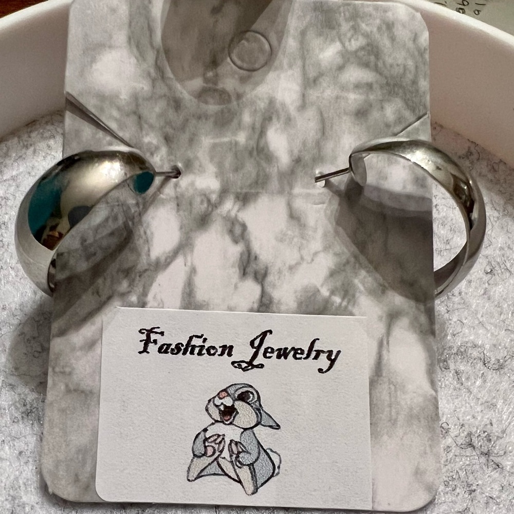 NWT Small Pairs Sliver Moon Hoop Earrings